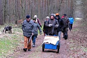 Auf dem Weg - Winterwanderung des Heimatvereins Lostau 2016